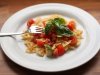 Nudelsalat mit Mozzarella, Tomaten und Basilikum (© Redaktion - Portanapoli.com)