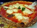 Neapolitanische Pizza Margherita (© Portanapoli.com)