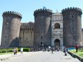 Die Burg Maschio Angioino am Hafen ist einer der vier Veranstaltungsorte (© Redaktion Portanapoli.com)