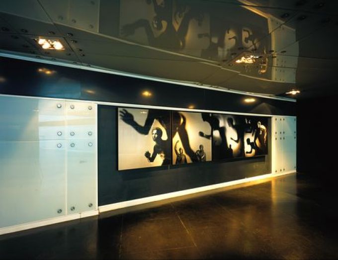 Station Museo der Metrolinie 1, Mimmo Jodice: „Lottatori della Villa dei Papriri“ (© foto archivio metronapoli spa)
