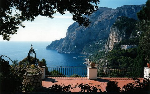 Die »literarische Fauna« auf Capri und in Neapel. Buchtipp: „Spaziergänge durch das literarische Capri und Neapel“