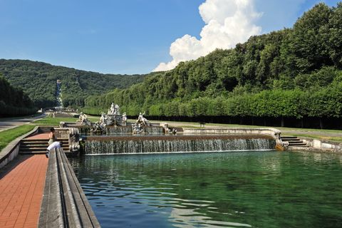 Wasserfall im Schlosspark von Caserta (© Gino Cianci - Fototeca ENIT)
