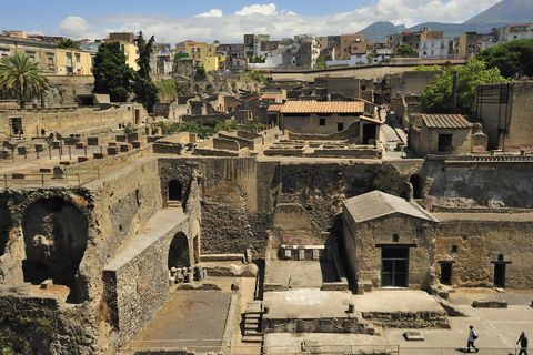 Herculaneum bei Nacht: Magische Sommerabende in der antiken Stadt