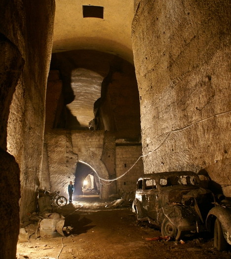 Besichtigung der Galleria Borbonica – Tunnel im unterirdischen Neapel