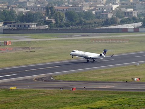 Anreise: Vom Flughafen Neapel nach Sorrent und zur Küste