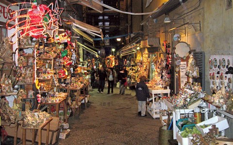Highlight in Neapel: Krippenstraße