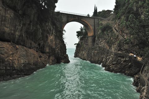 Furore an der Amalfiküste: Romantischer Fjord und ein bemaltes Dorf