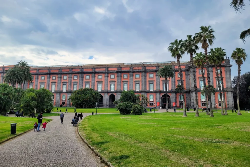 Der Königspalast von Capodimonte birgt ein berühmtes Kunstmuseum