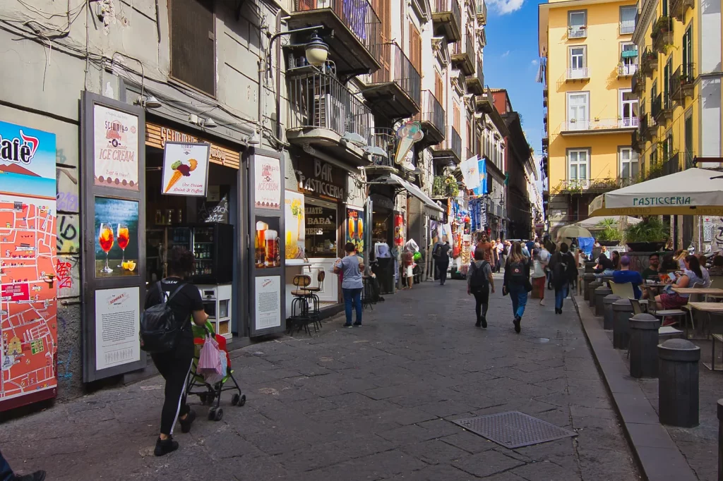 Via Benedetto Croce in Spaccanapoli, Altstadt von Neapel