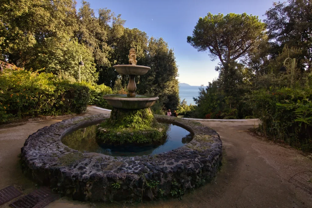 Brunnen in der Villa Floridiana in Neapel