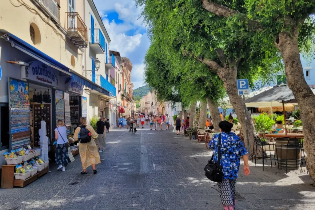 Der Corso in Forio auf Ischia