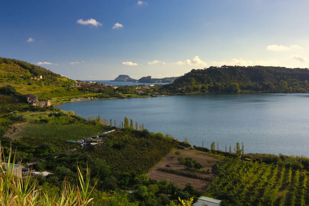 Der Lago d'Averno liegt am Capo Miseno