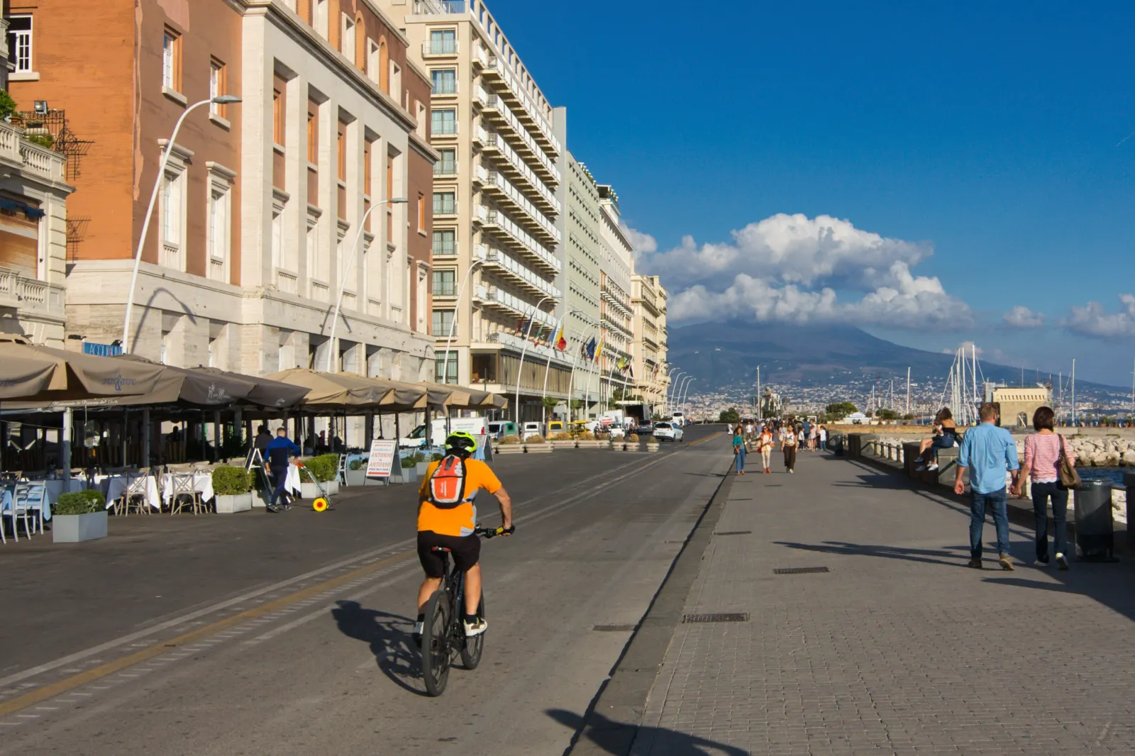 Radtour in Neapel: Panorama-Radeln an der Promenade
